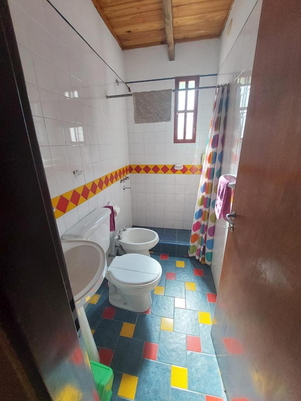 Casa Confortable - Parque Central - Estacionamiento, Patio, 3 Banos, 5 Habitaciones - La Cieneguita Buitenkant foto